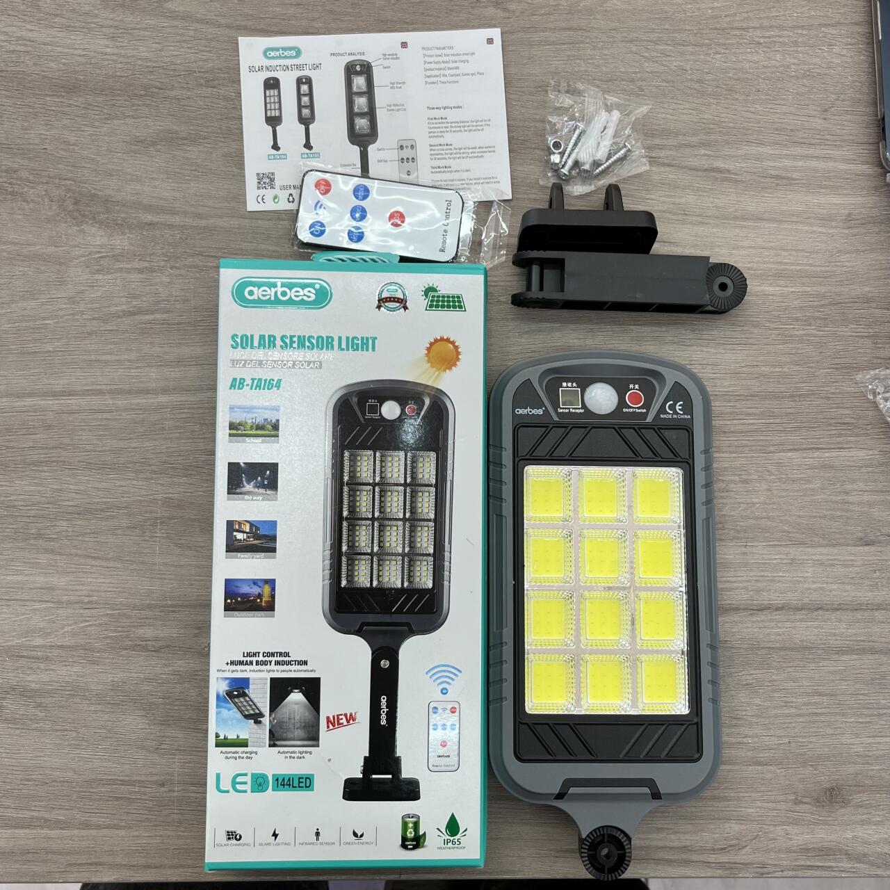 Lámpara Solar LED UltraPotente | Iluminación Gratis y Ecológica